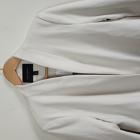 Banana Republic Factory Twill collarless blazer in transition cream, NWT - Picture 5 of 14